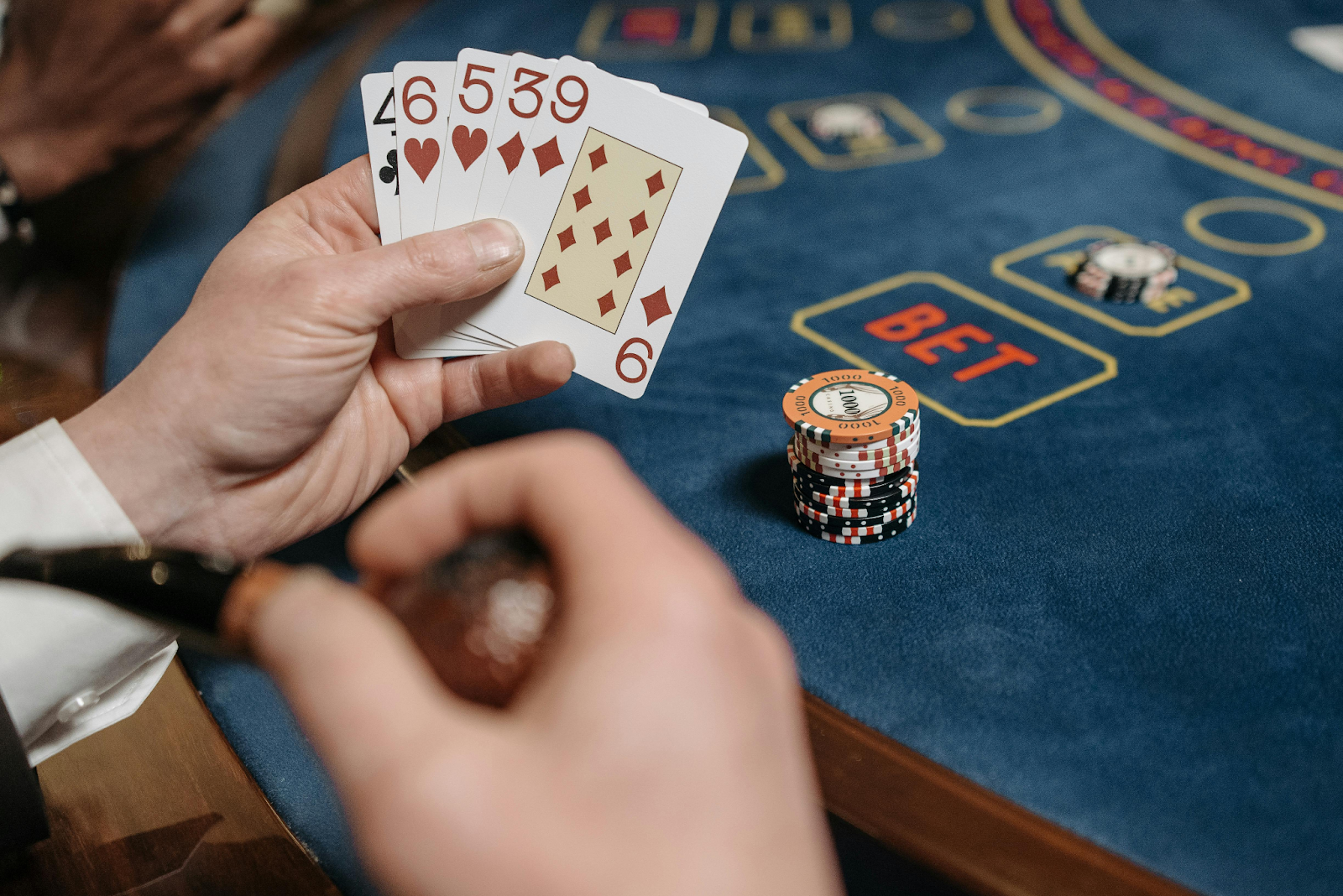 how to beat baccarat online